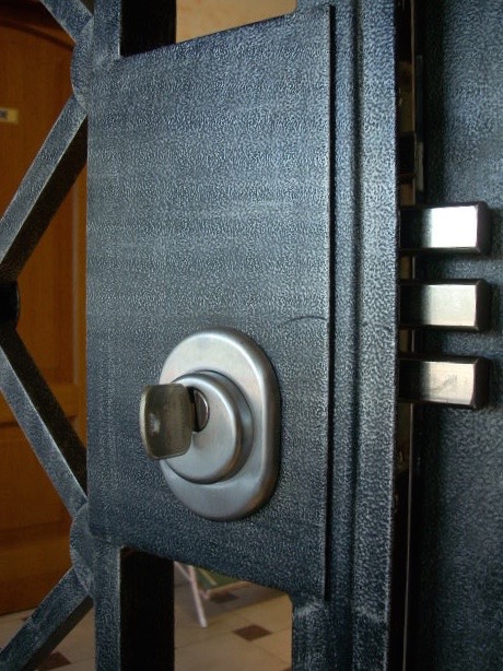 serratura defender cancelli Segrate